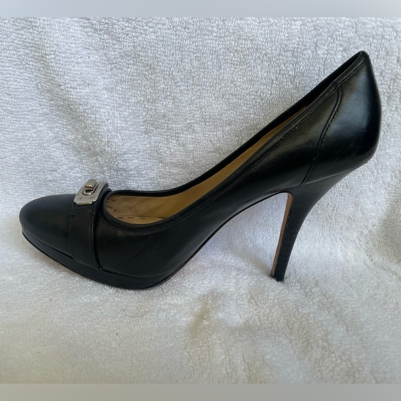 Coach  Camille | Coach's signature turnlock. Size 6 - Picture 3 of 7